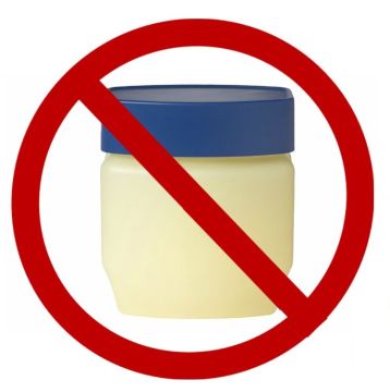 8-Reasons-Against-Petroleum-Jelly-and-What-to-Use-Instead-RealEverything